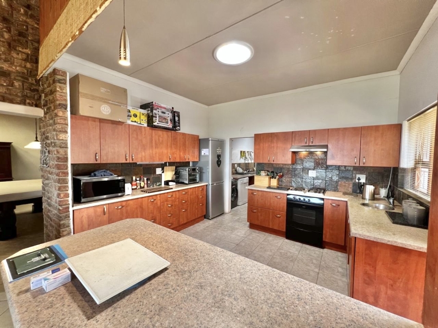 4 Bedroom Property for Sale in Wavecrest Eastern Cape